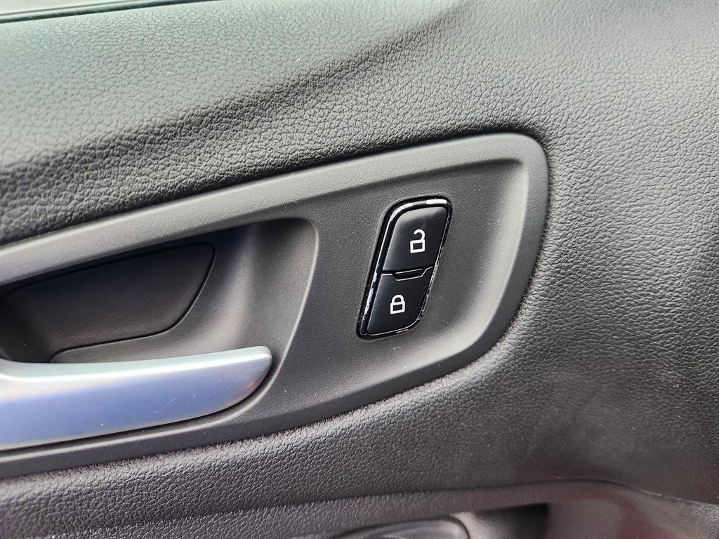 Used 2013 Ford Escape SE image 26