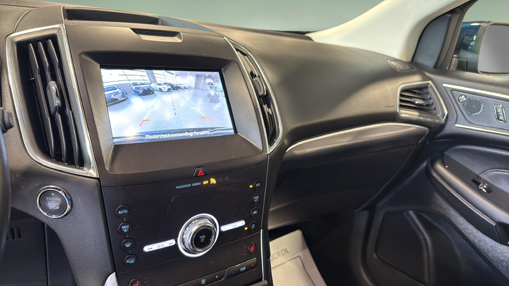 Used 2020 Ford Edge Titanium AWD/4WD image 43