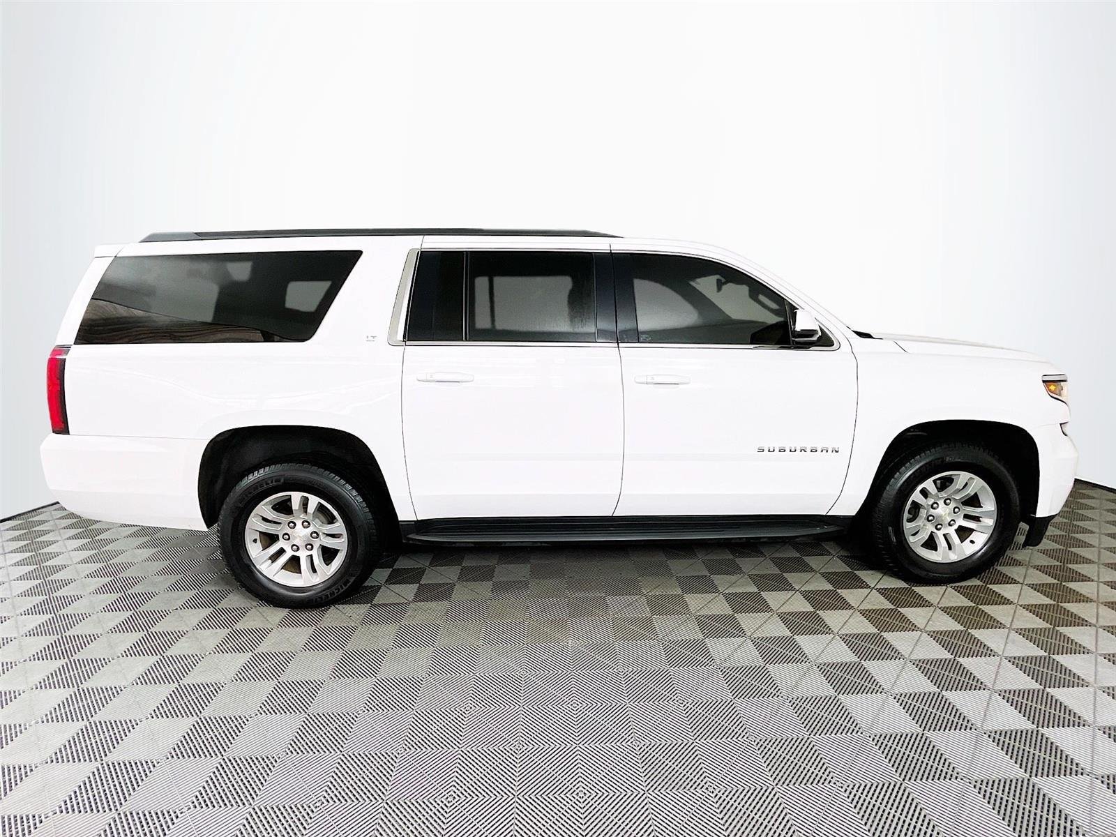 Used 2018 Chevrolet Suburban LT AWD/4WD image 11
