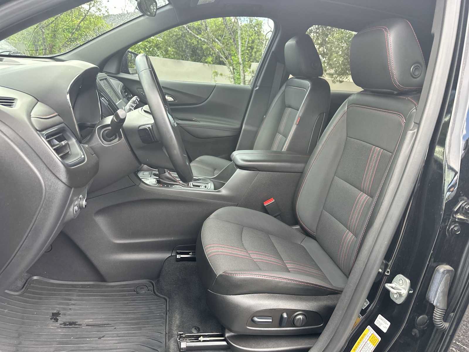 Used 2023 Chevrolet Equinox RS FWD image 15