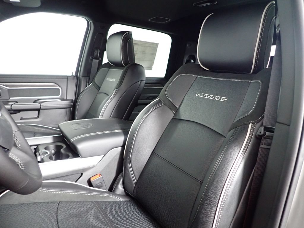 New 2026 RAM 2500 Laramie AWD/4WD image 24