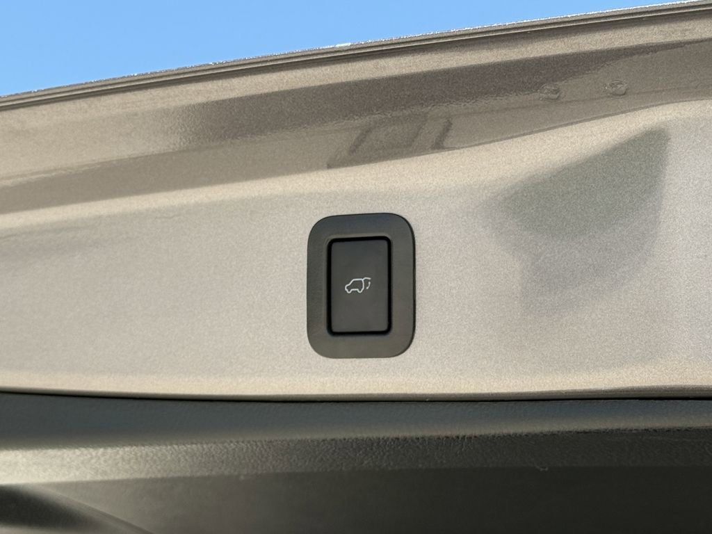 Used 2019 Toyota Highlander SE image 33