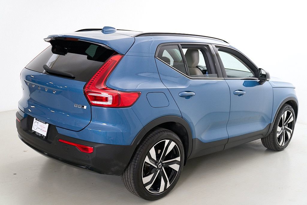 Used 2023 Volvo XC40 B5 Ultimate w/ Protection Package Premier AWD/4WD image 9