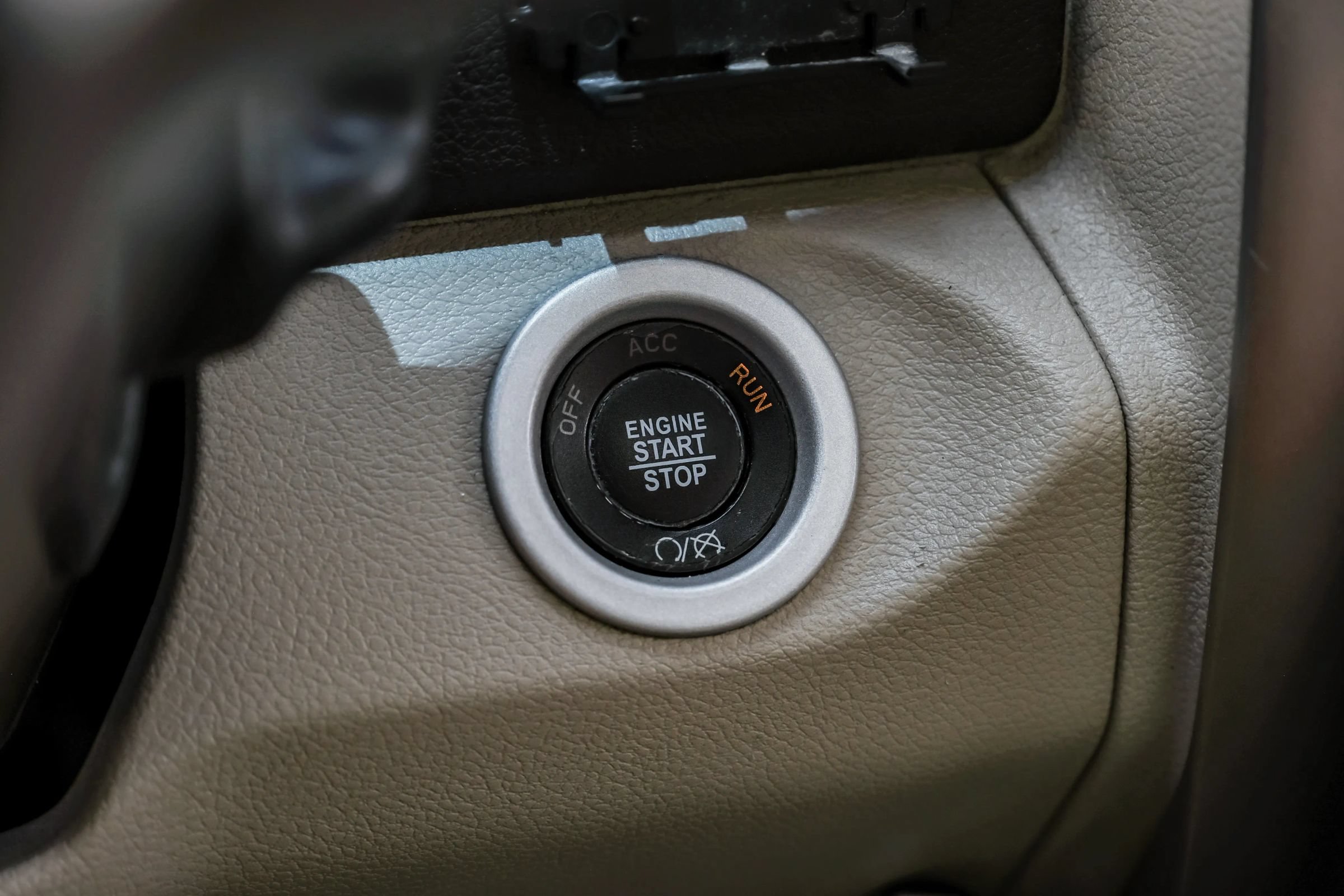 Used 2018 RAM 2500 Laramie w/ Convenience Group AWD/4WD image 23