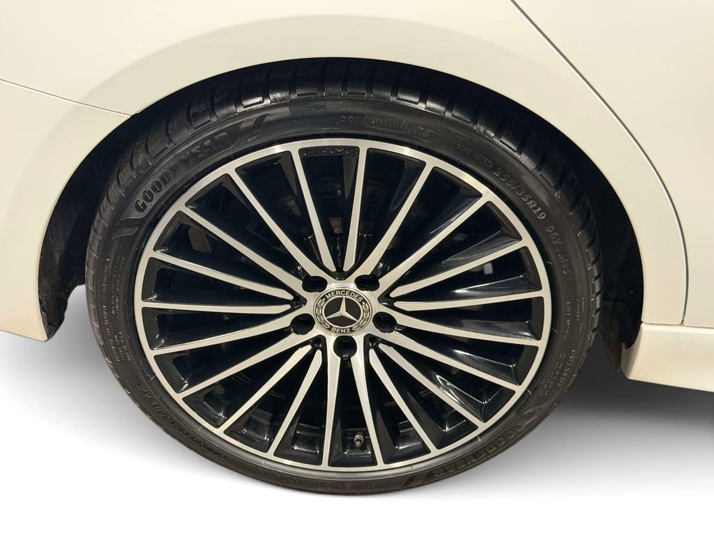 Used 2023 Mercedes-Benz C 300 4MATIC Sedan image 9