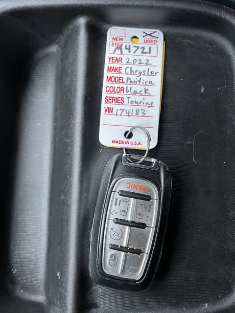 Used 2022 Chrysler Pacifica Touring image 49