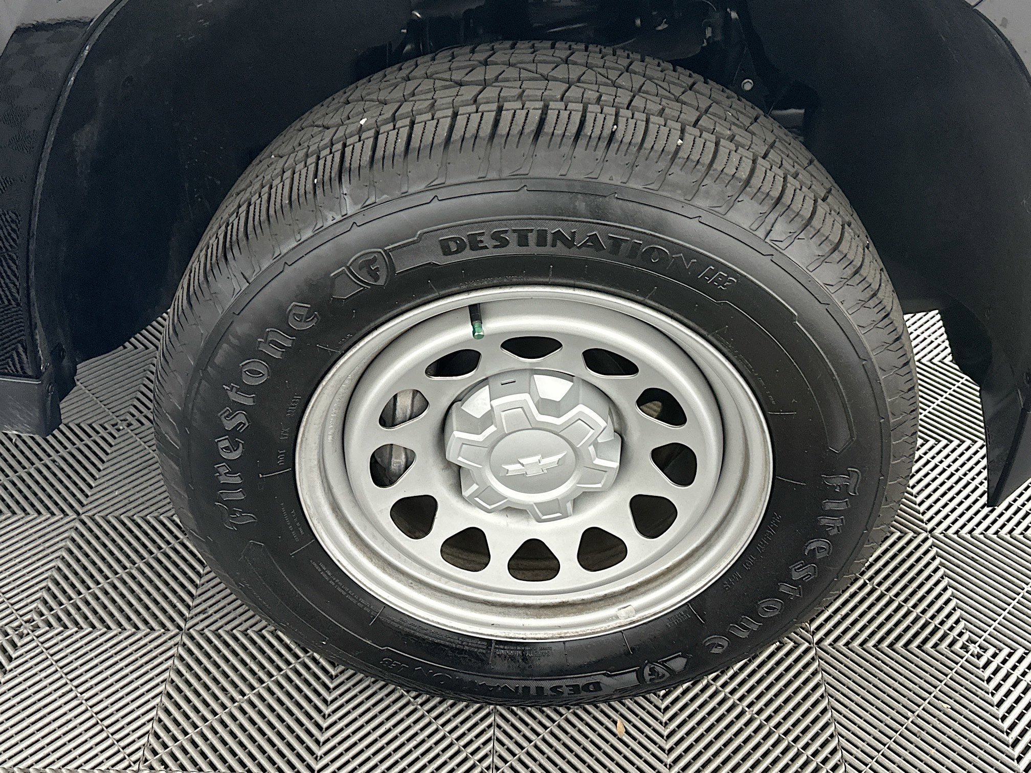 Used 2024 Chevrolet Colorado W/T image 11