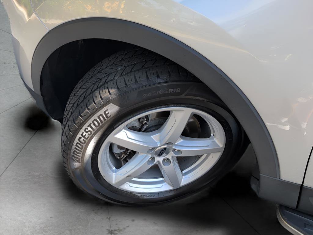 Used 2018 Ford Explorer XLT image 48