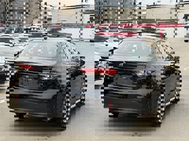 Used 2025 Toyota Corolla LE image 4