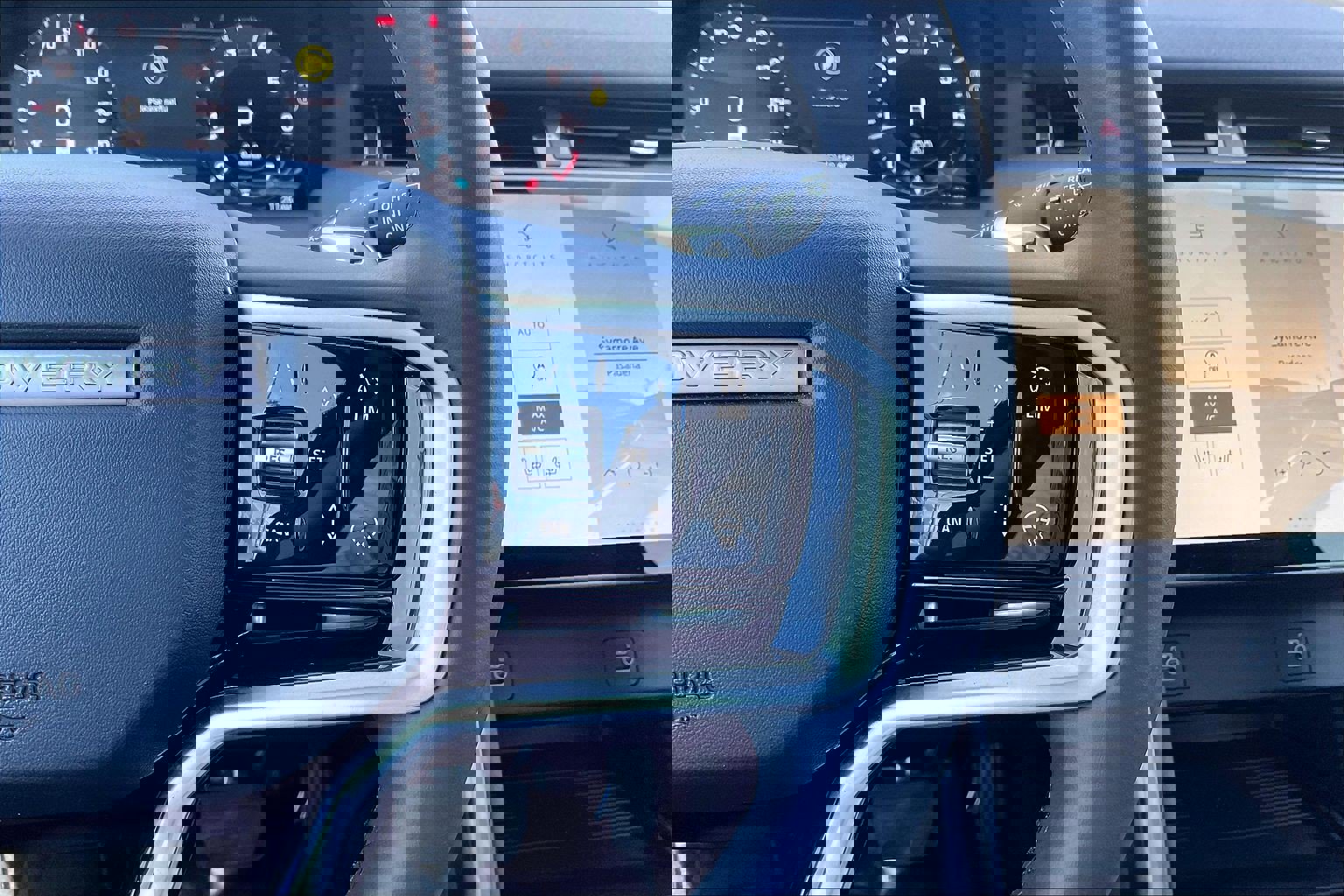 Certified 2025 Land Rover Discovery Sport S image 23