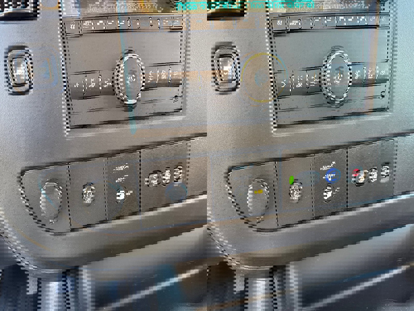 New 2025 GMC Savana 3500 w/ Power Convenience Package image 29