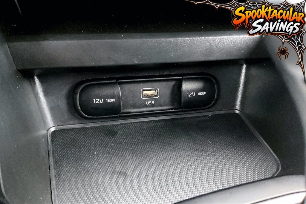 Used 2025 Kia Soul LX w/ LX Technology Package FWD image 32
