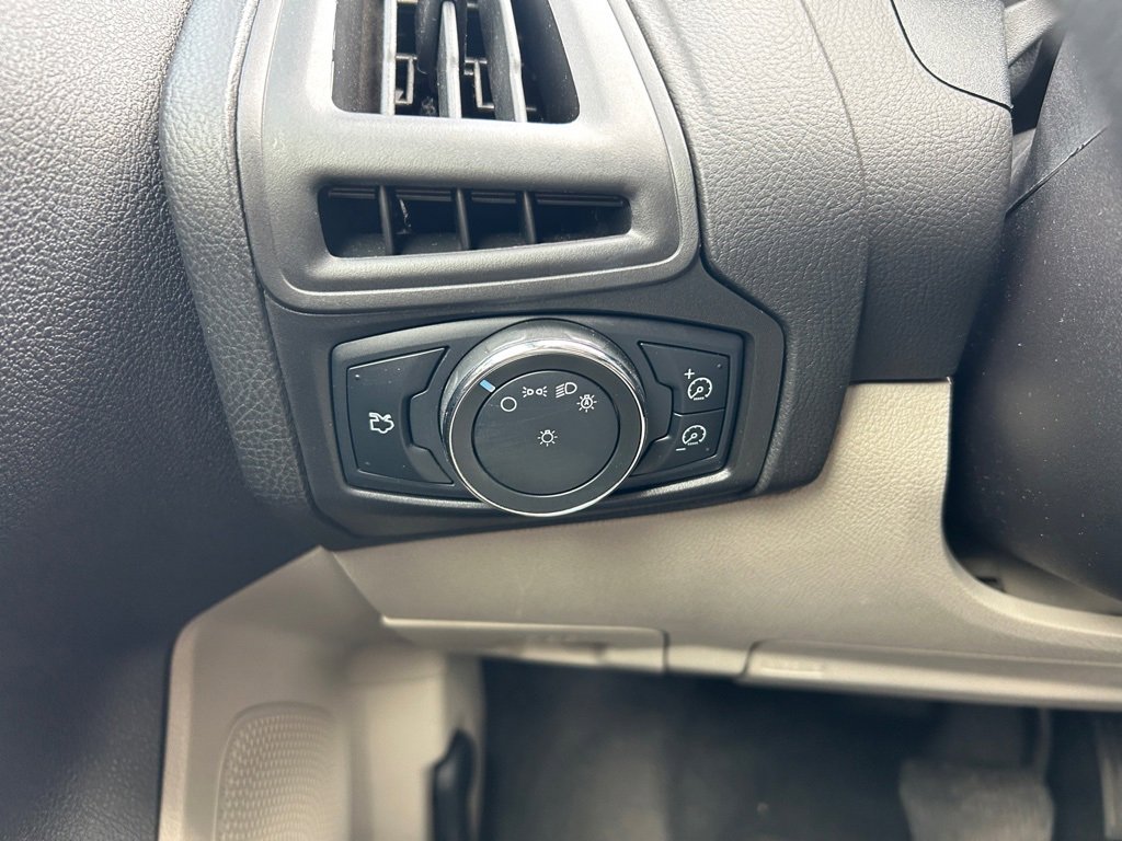 Used 2013 Ford Focus SE image 40