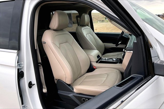 Used 2024 Ford Expedition Limited AWD/4WD image 30