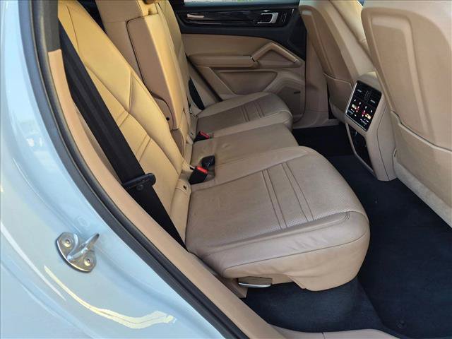 Used 2021 Porsche Cayenne Coupe AWD/4WD image 20