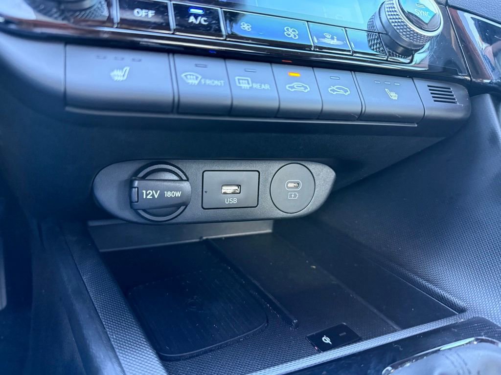 Certified 2024 Hyundai Elantra SEL w/ Convenience Package FWD image 18