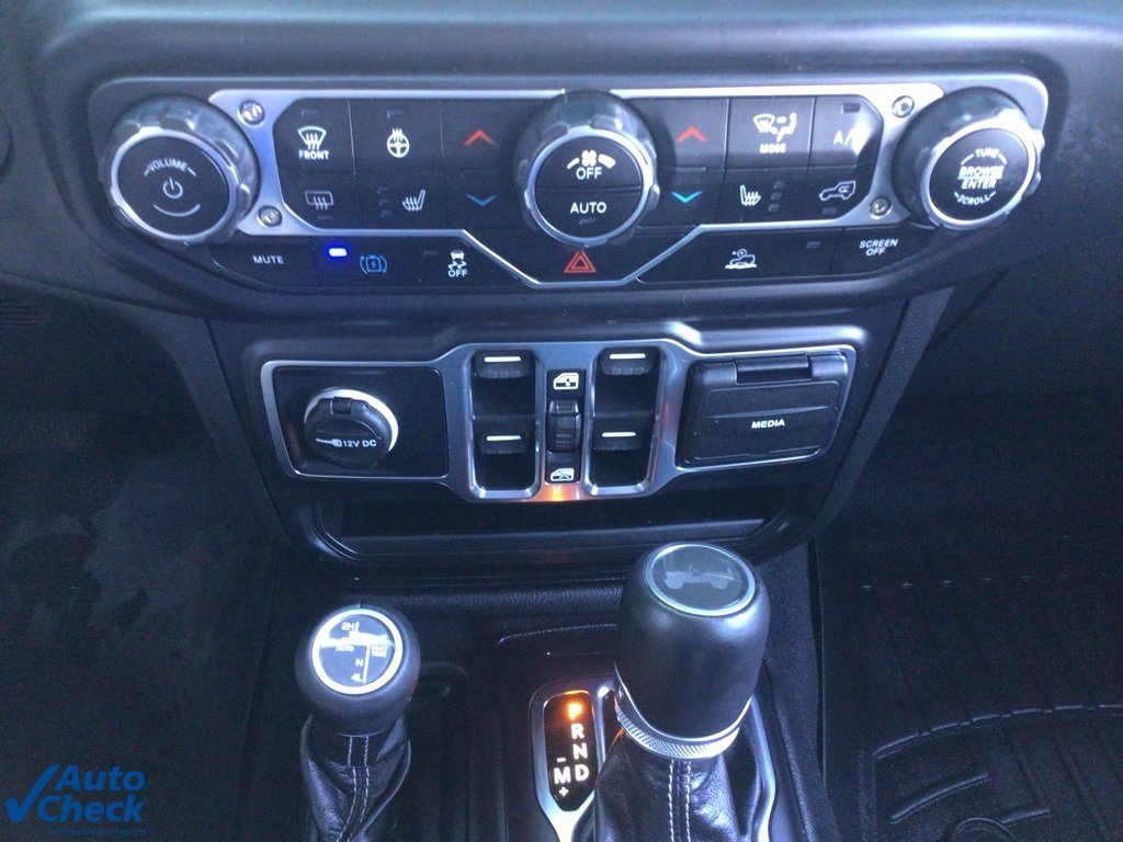 Used 2022 Jeep Wrangler Unlimited Sahara w/ Cold Weather Group image 26