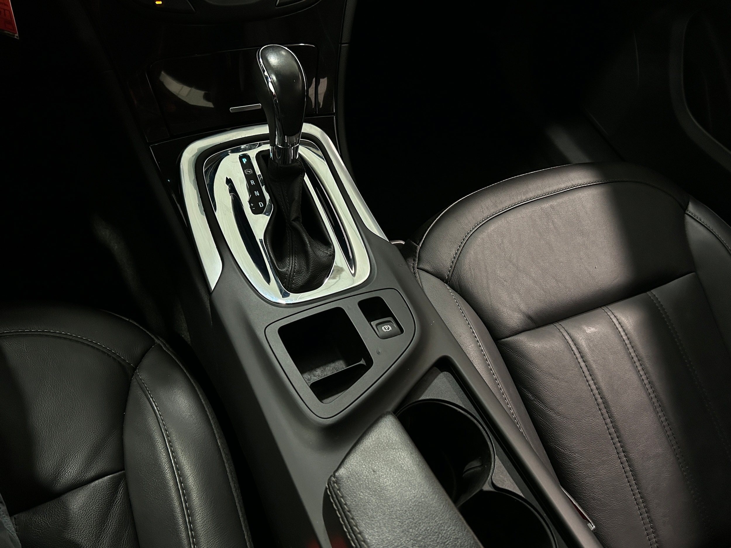 Used 2017 Buick Regal AWD image 10