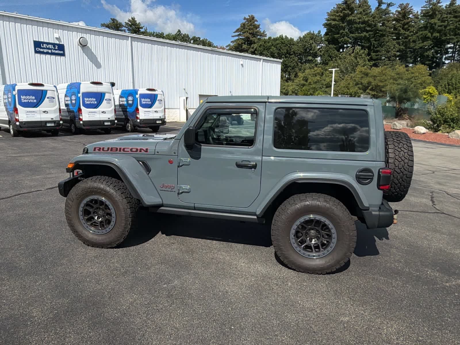 Used 2025 Jeep Wrangler Rubicon AWD/4WD image 8