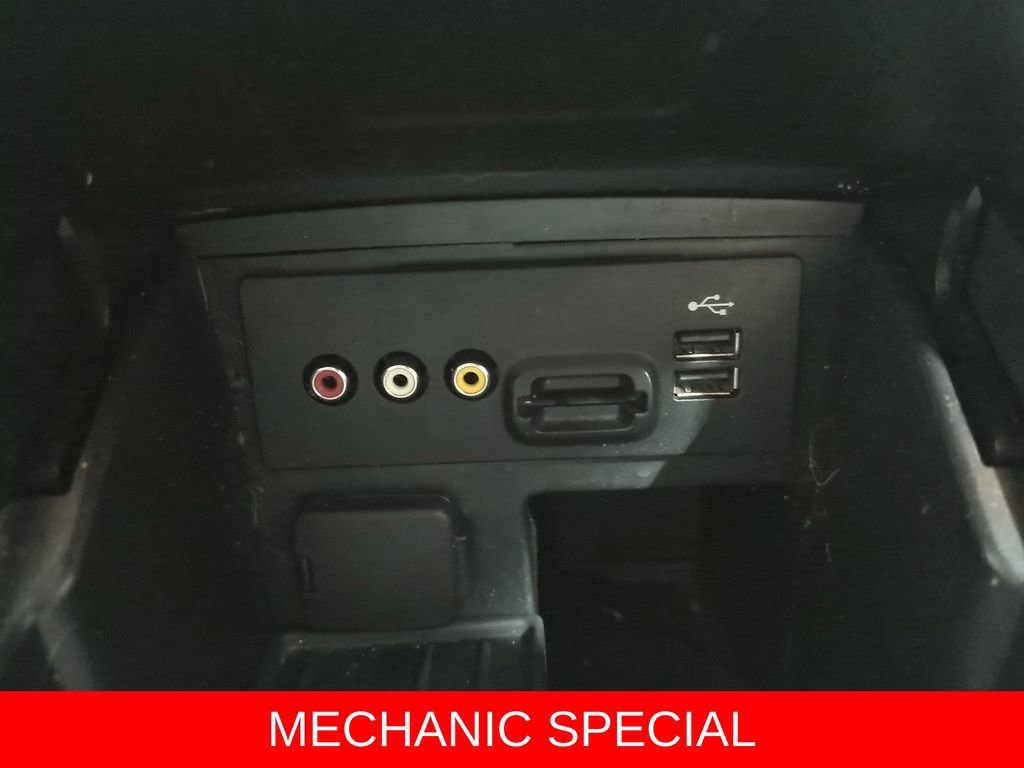 Used 2013 Ford Explorer XLT image 30