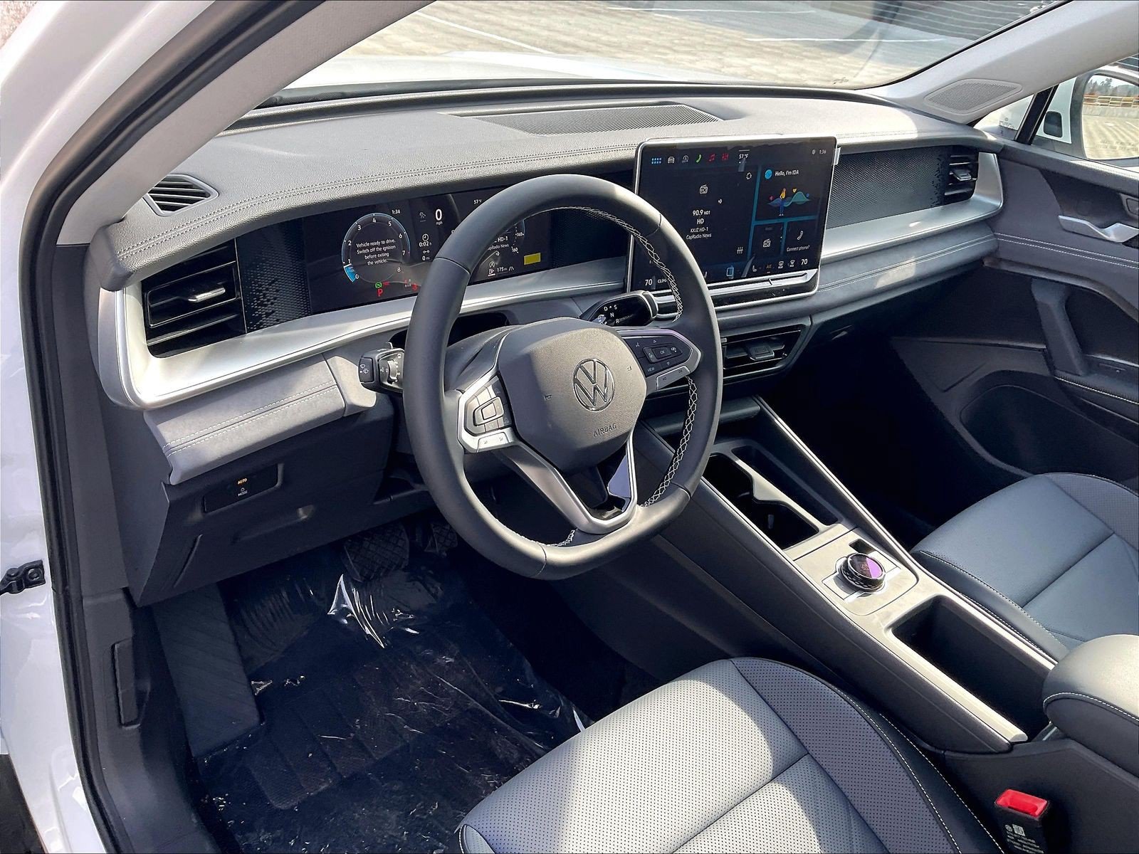 New 2026 Volkswagen Tiguan SE FWD image 6