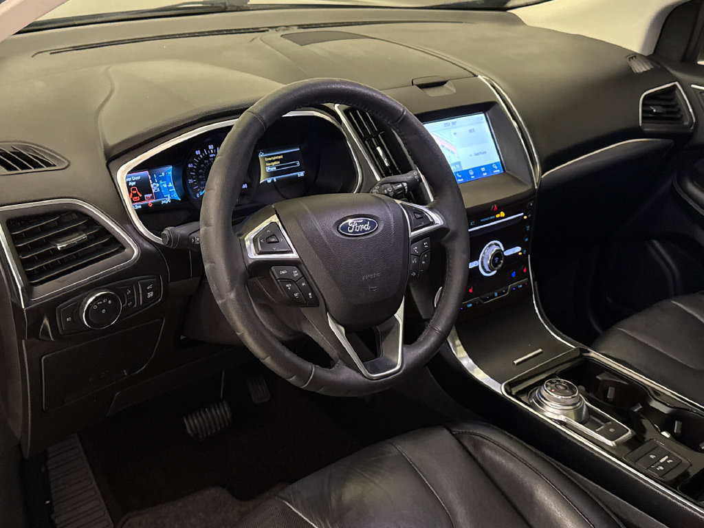 Used 2019 Ford Edge Titanium w/ Equipment Group 301A AWD/4WD image 20