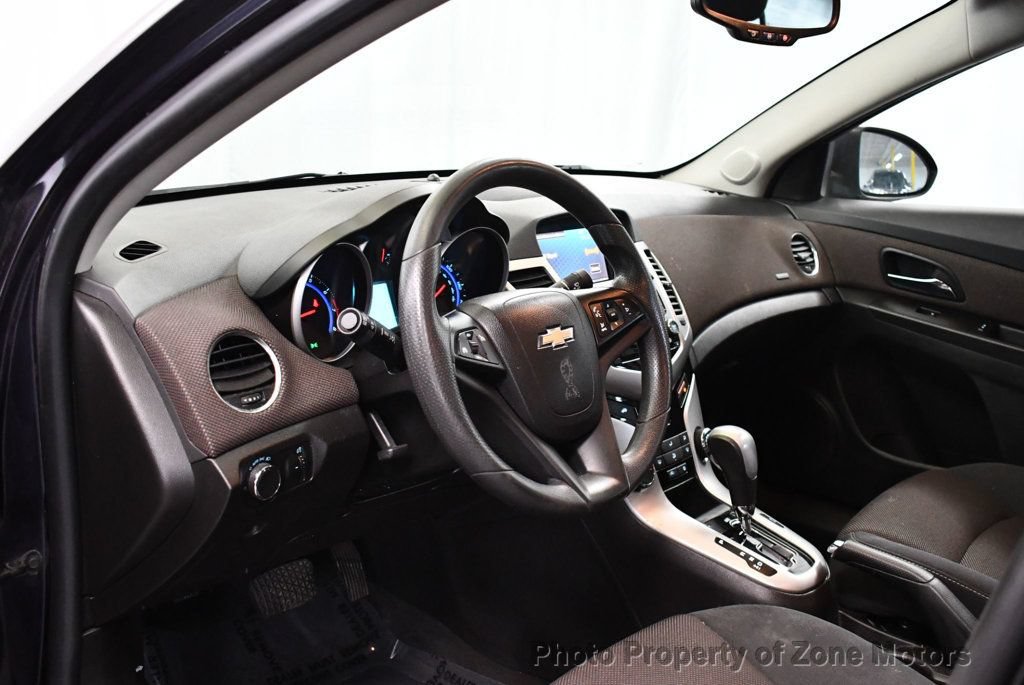 Used 2016 Chevrolet Cruze LT FWD image 5