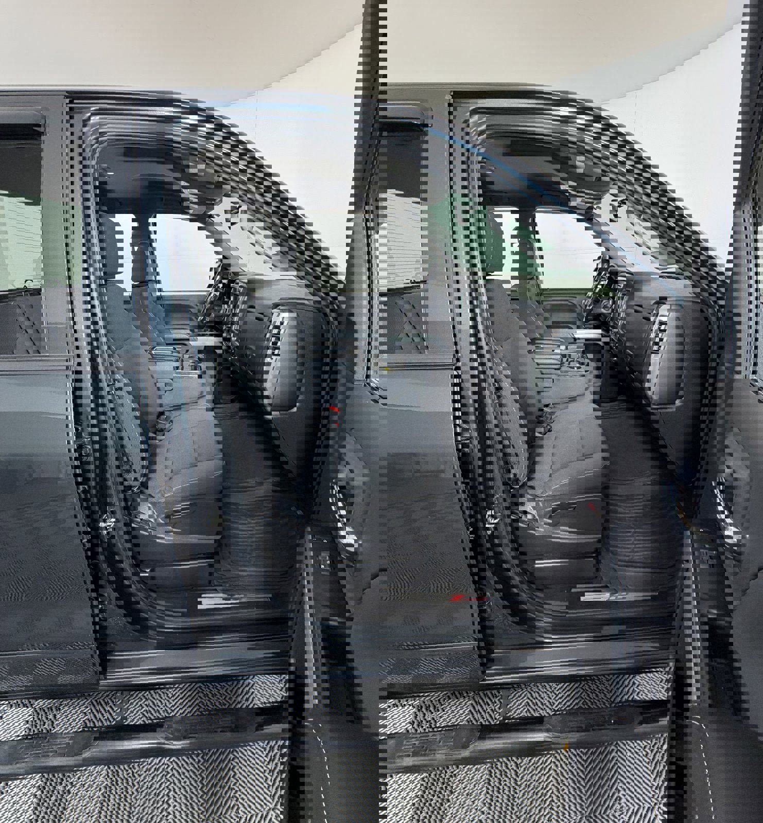 Used 2019 Chevrolet Silverado 1500 LT w/ All Star Edition AWD/4WD image 6