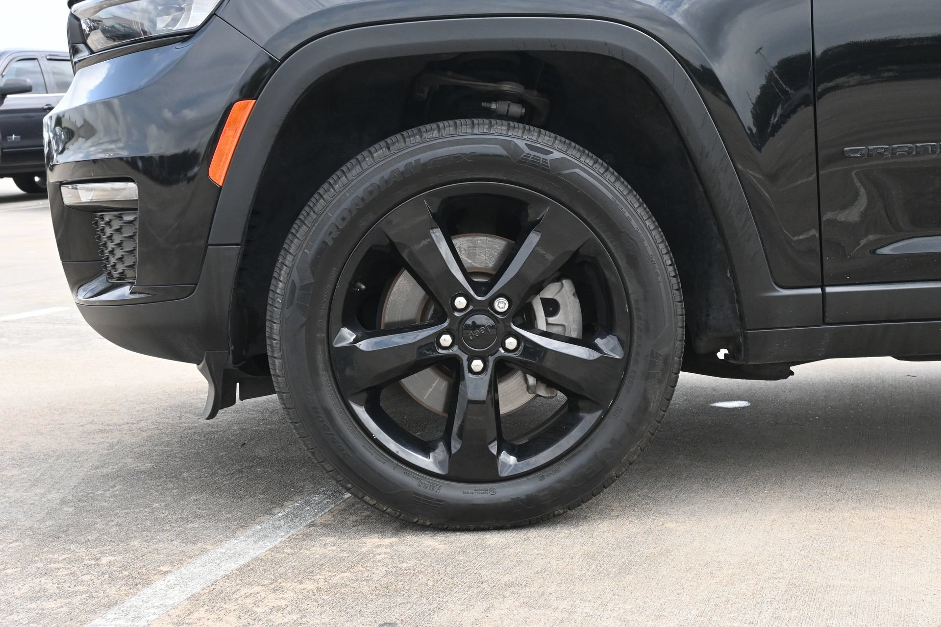 Used 2024 Jeep Grand Cherokee L Limited w/ Black Appearance Package AWD/4WD image 28