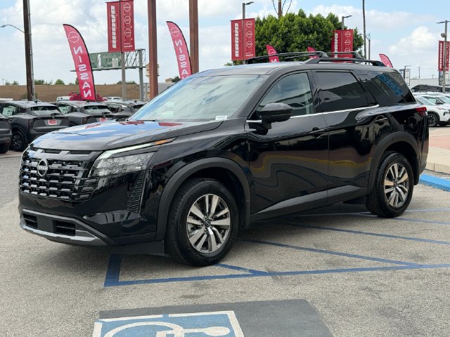 Certified 2026 Nissan Pathfinder SL FWD image 3