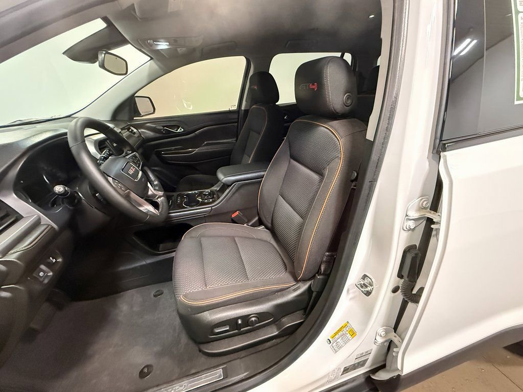 Used 2023 GMC Acadia AT4 image 12