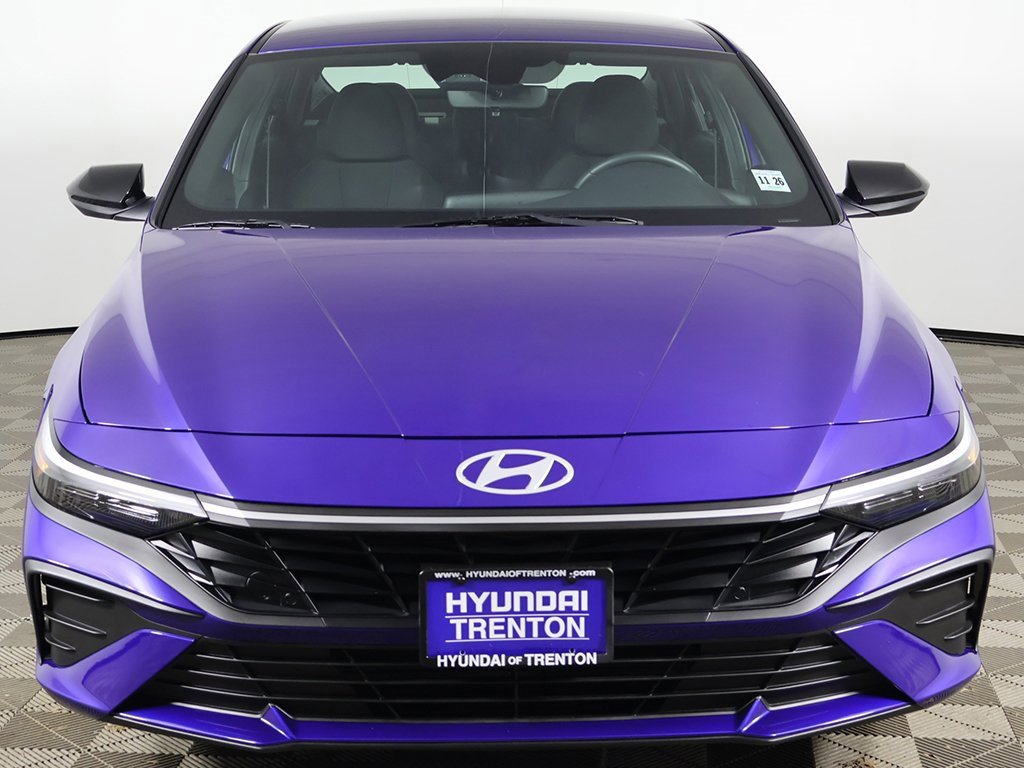Certified 2025 Hyundai Elantra Sport image 9