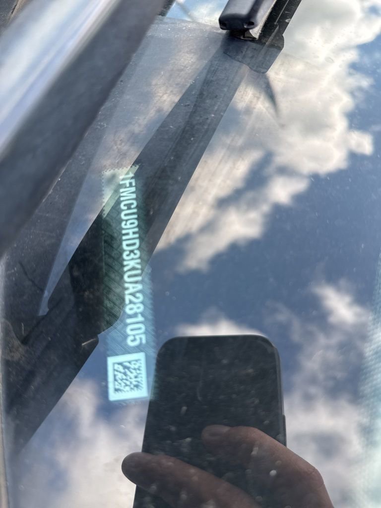 Used 2019 Ford Escape SEL image 18