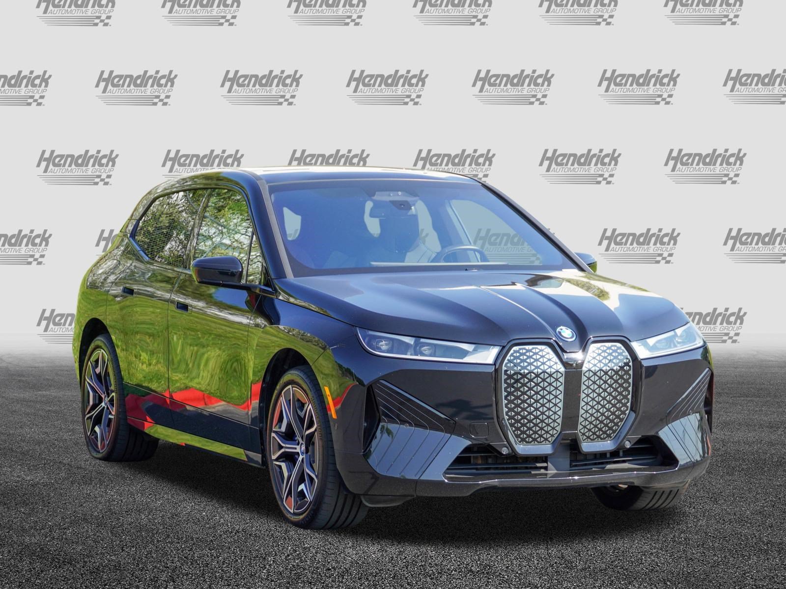 Certified 2024 BMW iX xDrive50 w/ Premium Package AWD/4WD image 2