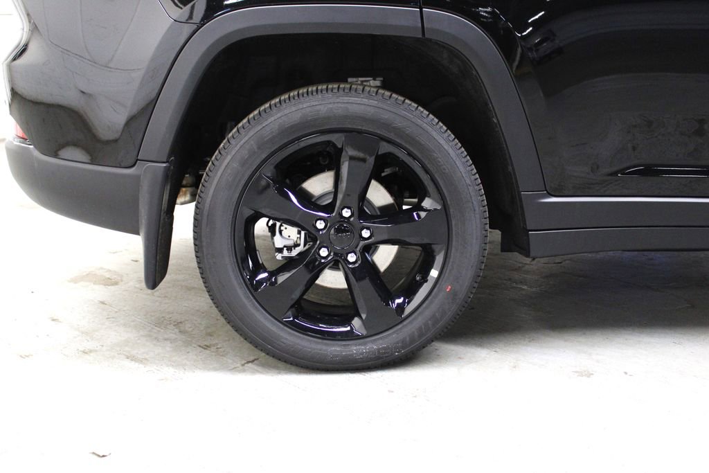 New 2025 Jeep Grand Cherokee Altitude image 33