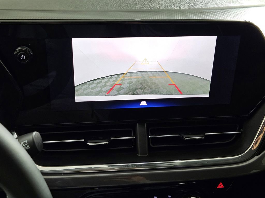 Used 2025 Chevrolet Trax ACTIV w/ Driver Confidence Package image 14