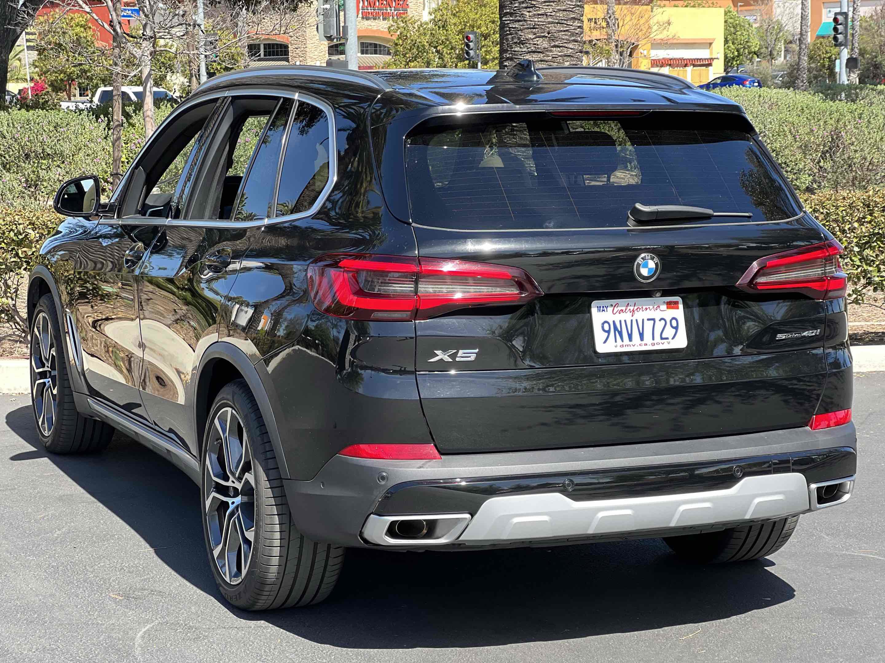 Used 2021 BMW X5 sDrive40i w/ Premium Package RWD image 2