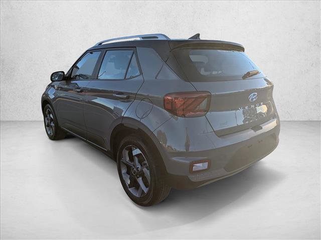 Used 2022 Hyundai Venue Limited image 8