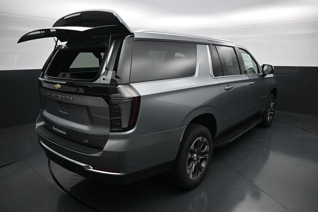 New 2026 Chevrolet Suburban LT w/ Comfort Package AWD/4WD image 12