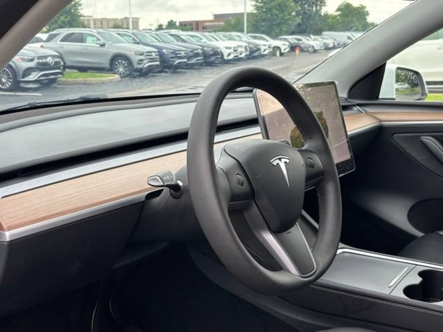 Used 2025 Tesla Model Y Long Range AWD/4WD image 14