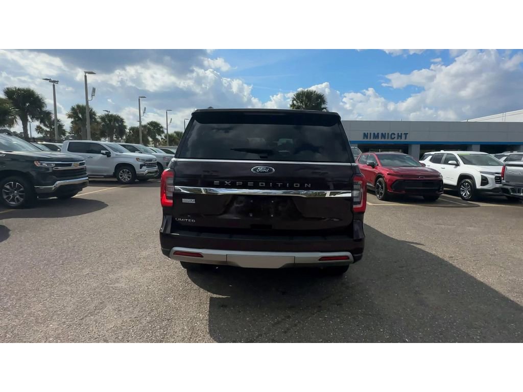 Used 2024 Ford Expedition Limited image 3