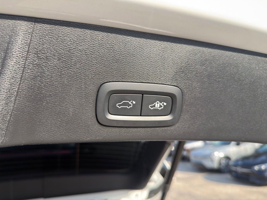 Used 2023 Volvo XC40 B5 Core w/ Convenience Package AWD/4WD image 30