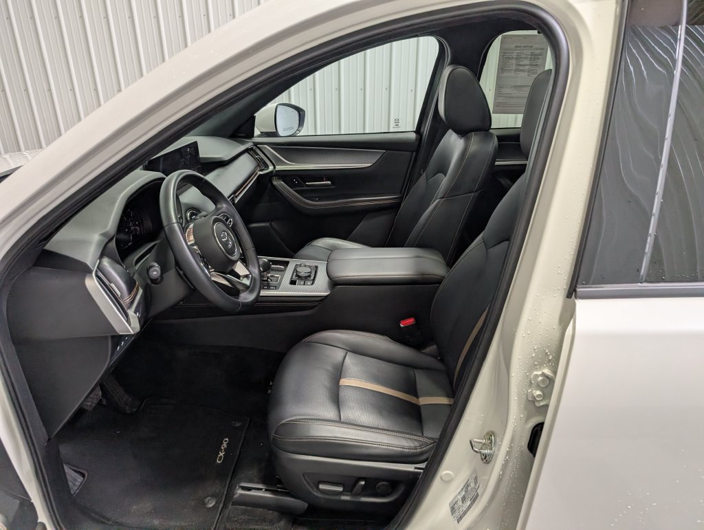 Used 2024 MAZDA CX-90 Plug-In Hybrid w/ Premium Plus AWD/4WD image 17