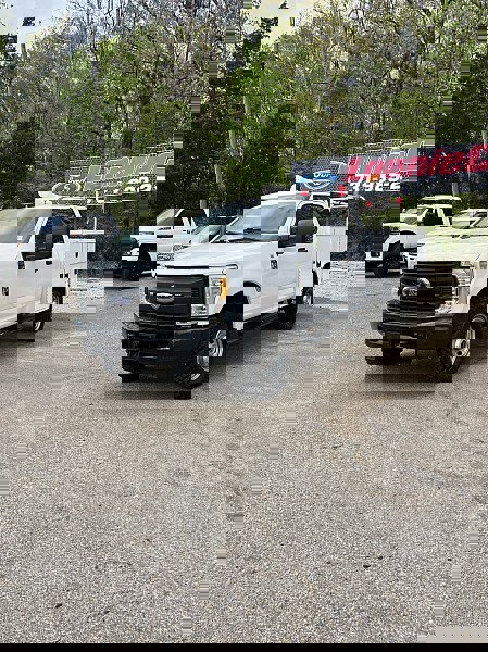 Used 2017 Ford F350 XL image 3