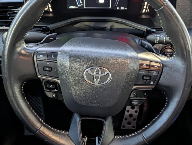 Used 2025 Toyota Camry SE FWD image 13