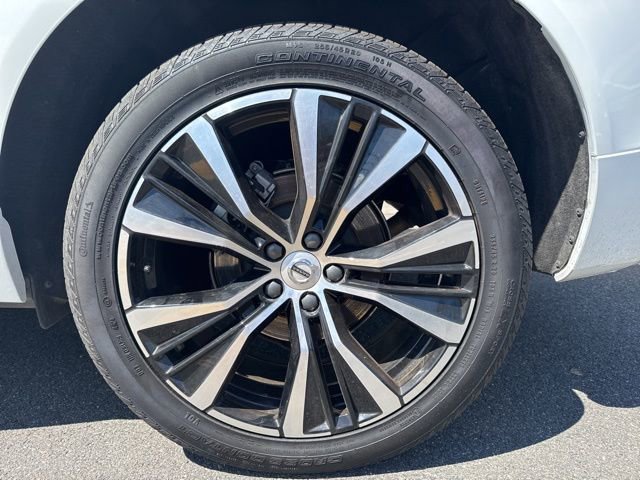 Used 2025 Volvo XC60 B5 Plus image 9
