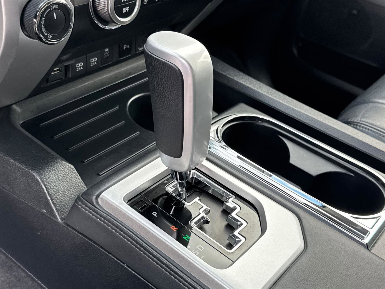 Used 2020 Toyota Tundra Platinum image 27