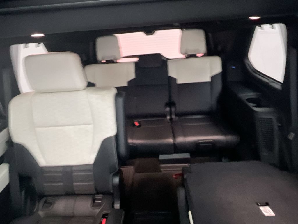 Used 2023 Toyota Sequoia Capstone AWD/4WD image 28