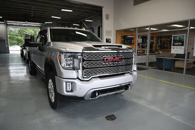 Used 2023 GMC Sierra 2500 Denali AWD/4WD image 3