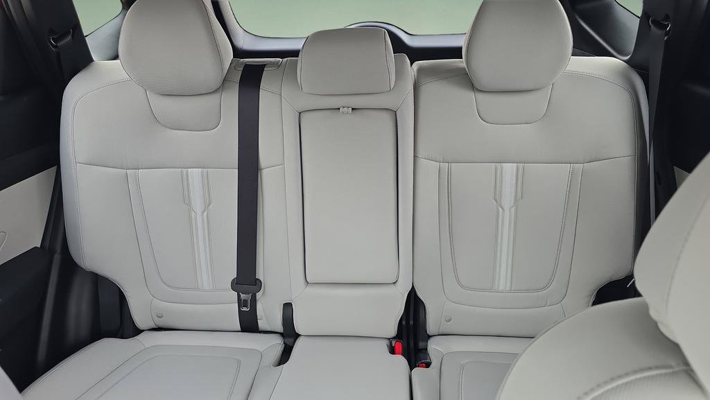 New 2026 Hyundai Tucson SEL FWD image 3